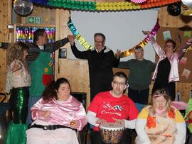 Bunte Faschingsfeier in besonderer Wohnform