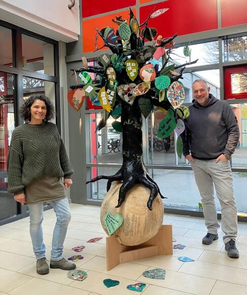 Kunstwerk "Schaulinde" in der Brunnenschule fertiggestellt